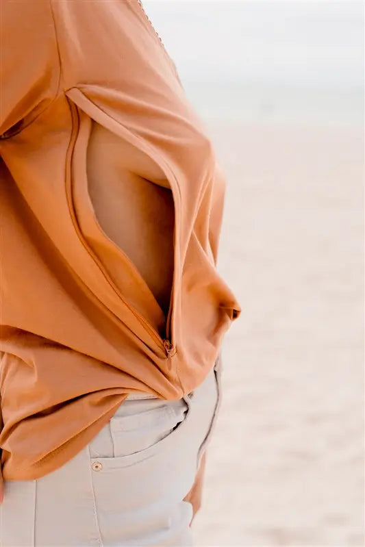 V-neck Nursing T-shirt "French Kiss"