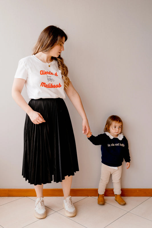 sweat enfant unisexe en coton bleu marine, pour fille et garçon brodé "la vie est belle", matchy-matchy avec maman de 6 mois à 5 ans.
