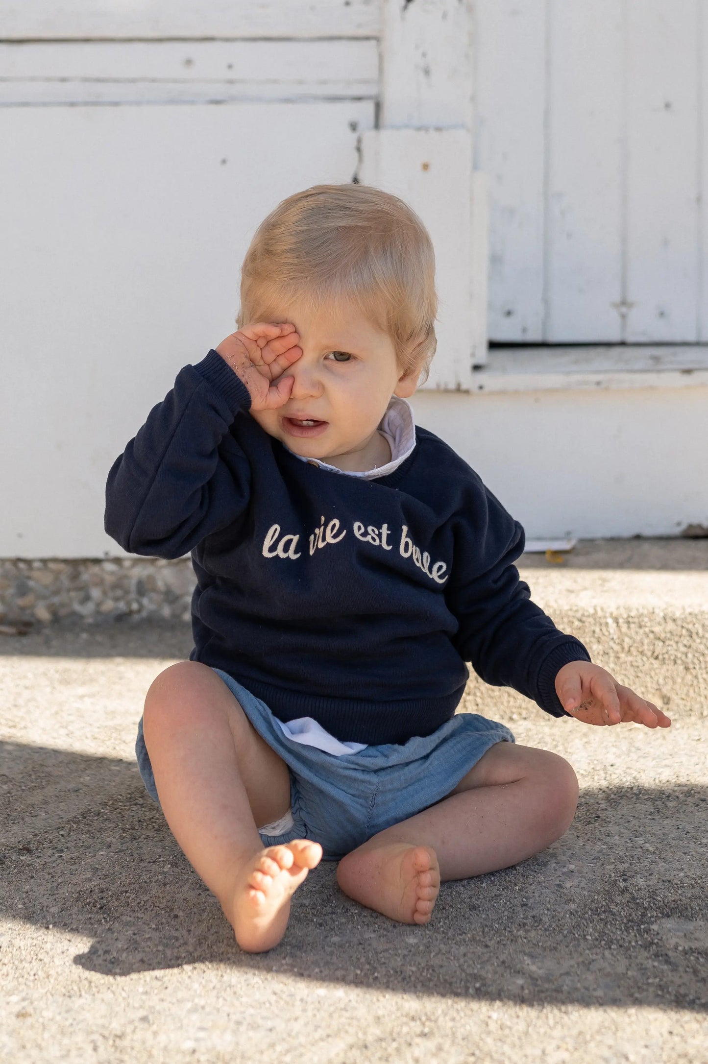 sweat enfant unisexe bleu marine, pour fille et garçon brodé "la vie est belle", matchy-matchy avec maman