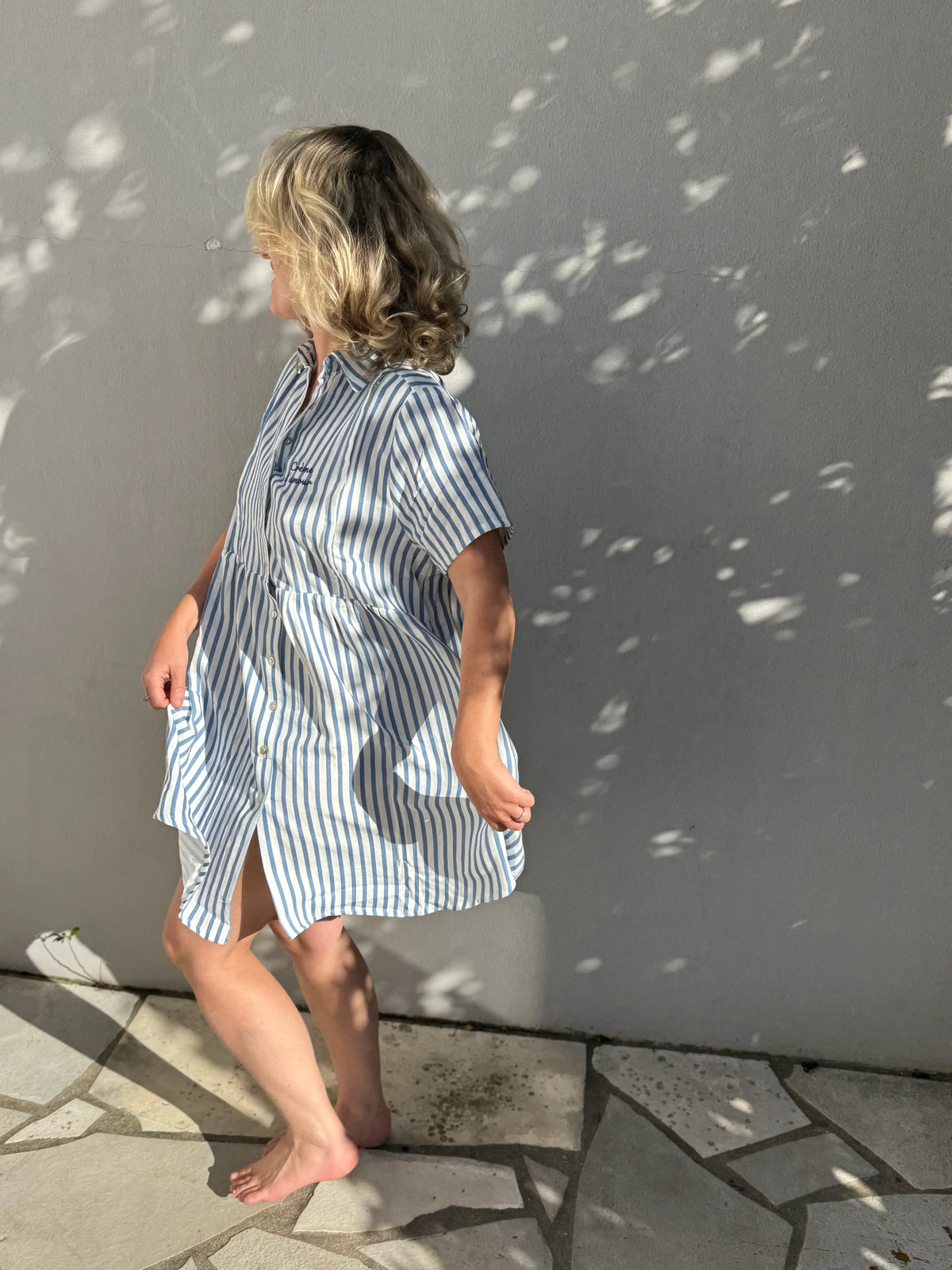 Robe Grossesse et Allaitement rayée bleu et crème.