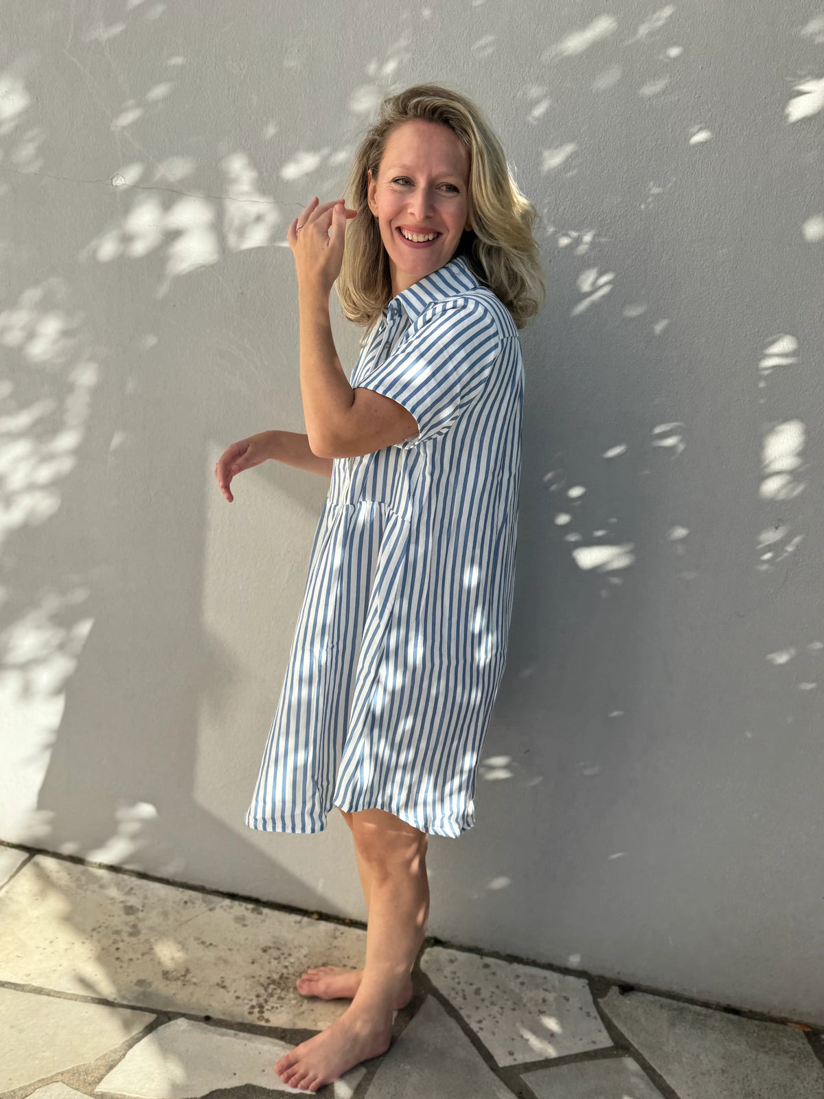 Robe Grossesse et Allaitement rayée bleu et crème.
