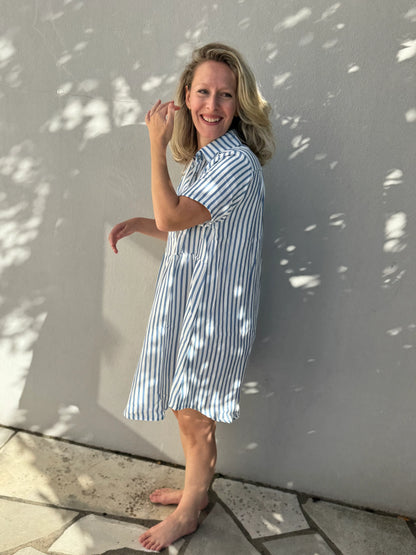 Robe Grossesse et Allaitement rayée bleu et crème.