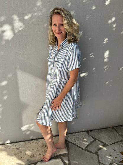 Robe Grossesse et Allaitement rayée bleu et crème.
