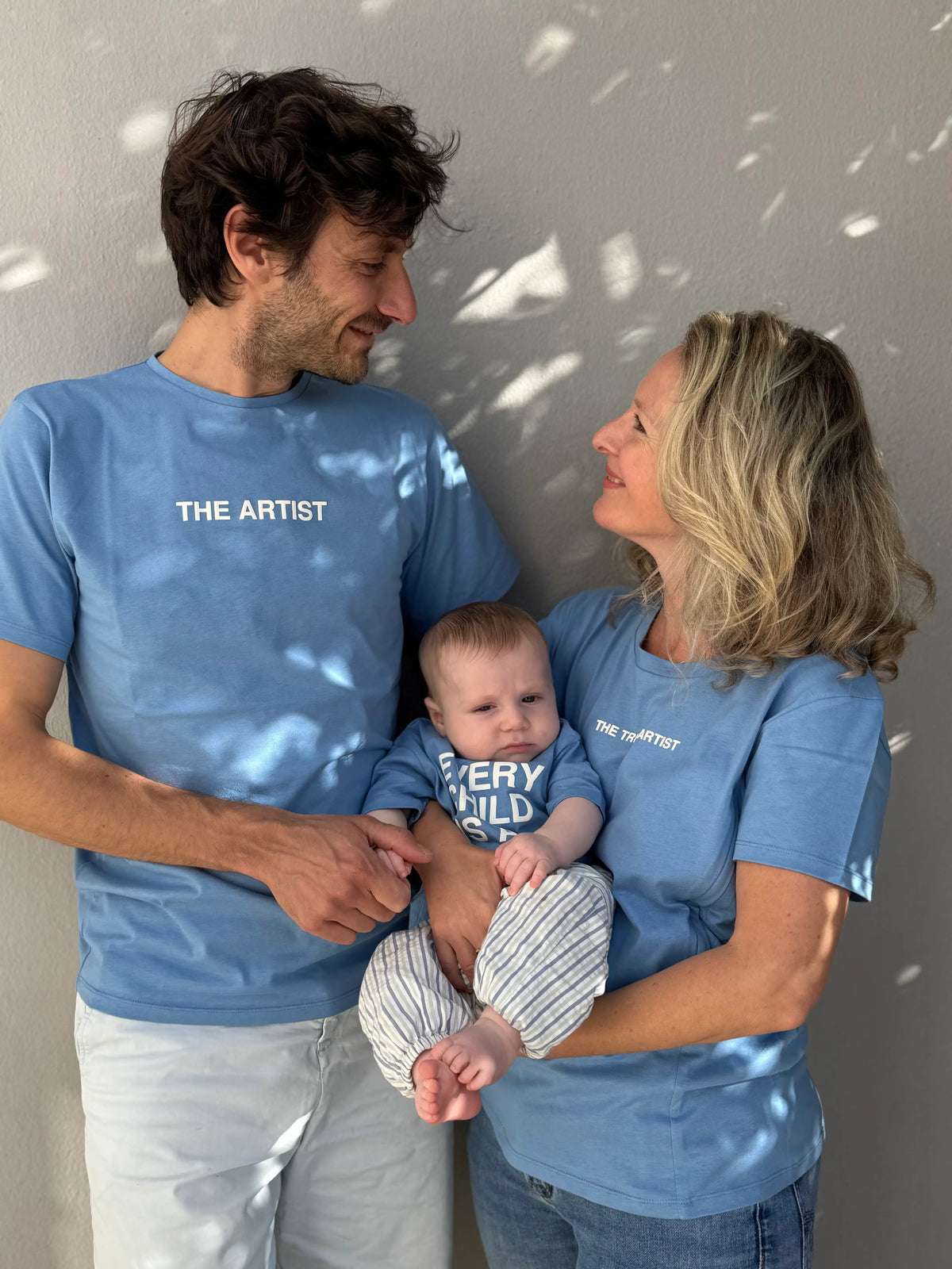 trio de t-shirt assortis pour papa, maman et bébé "The artist", "the true artist" et "every child is a masterpiece"